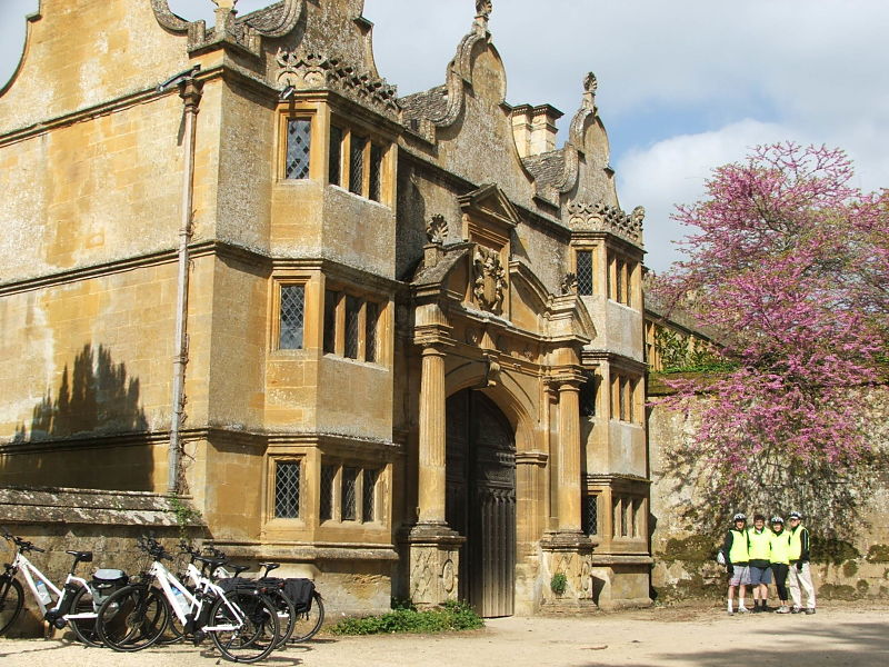 Tour outside Stanway House in the Cotswolds